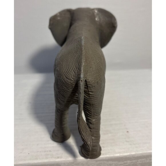 Realistic Gray Plastic Elephant Figurine 1980's Blue Eyes 7" x 4.5" - Picture 2 of 8